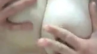 日本巨乳學生妹自揉2