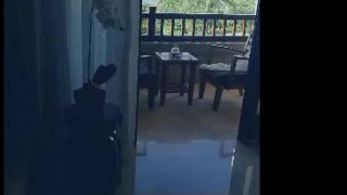 这叫声估计窗外的人也能依稀听见吧 叫声震天 Screamed