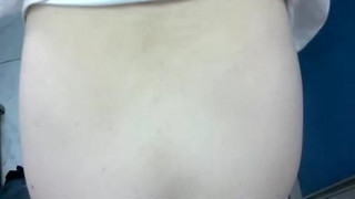 同事就在旁边午睡，她竟然叫出声来。