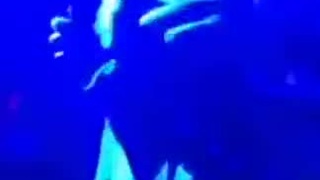 SOD在我眼前上演!騷妹雙手搓揉猛男大鵰 男女下半身緊貼互撞！觀眾：看得我都濕了