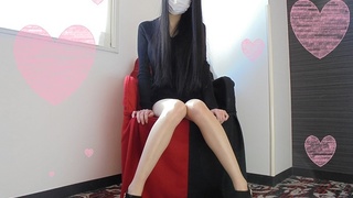 【初体験！】奇跡のEカップ神乳SS級美女まさかの初挿入「おちんぽ欲しいぃ♥」スレンダー美くびれ＆美脚を窓から見せつけクリ摘まみながら淫語連呼し膣内ピストン【モザ無】おまけ写真集有 FC2-PPV 685333 - 1