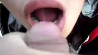 [國語露臉]小情侶爬山～趁沒人直接在階梯上咬咬！！最後在口爆 （有影）