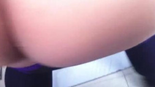 [自拍微露]夫妻戶外玩上癮～跑到廁所當四腳瘦！ＭＣ還沒結束就在闖紅燈（有影）