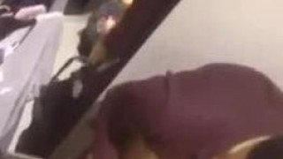 服飾店更衣室偷拍情侶瘋狂嘿咻