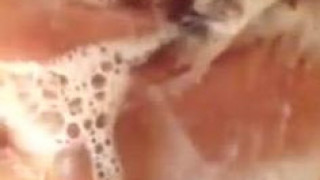 [自拍露臉]這樣才乾淨，可愛萌妹洗澡也要摳摳～嬌喘聲讓人變性奮（有影）