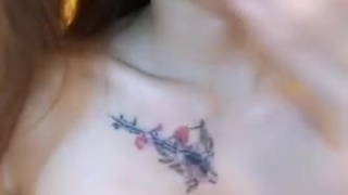 她說內內是小丁不能露！過沒幾分鐘就直接脫光特寫水嫩海鮮：塑膠玩具直直捅