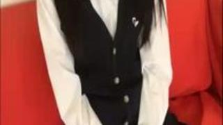 【エッチな素人動画】ひん乳つるぺたのパイパンオマンこにタップリ精液放出～！！