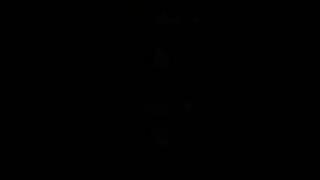 裸エプロンの美少女がパイパン丸出しお掃除＆潮吹きオナニー