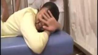 おっぱいモミモミ！お尻スリスリ！素人限定！カラダを触った痴漢男を当てろ！痴漢したのは誰だ！？クイズ