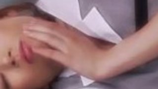 宮沢敬人、3人のショーで2人の男の子を抱きました