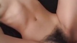 国中美里は、彼女の愛の穴の両方でおもちゃ、そしてペニスを試みる 国中美里は、彼女の愛の穴の両方でおもちゃ、そしてペニスを試みる