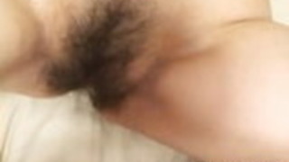 成熟した日本人今井裕子は彼女の猫を犯してしまった