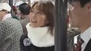 日本のバスでの性的嫌がらせ第1部 - MilfCam.comの詳細