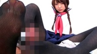 パンストとパンチラで誘惑してくる悪戯なJK’涼川絢音’女子高生足コキで堪らずぶっかけJK