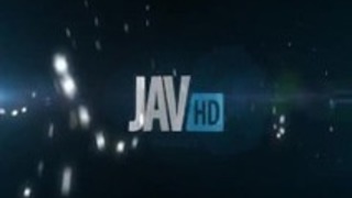 倖田リリは猫の彼女の新しいおもちゃで遊びます