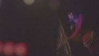 日本のふしだらな女は釘付け