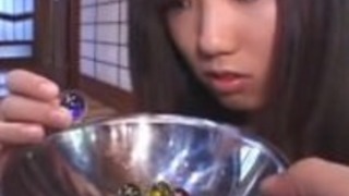 字幕日本CMNF女子高生の大理石の遊び