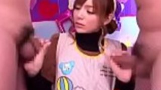 日本のベビーシッター柚木幸奈2人の男の子 - もっと日本語のフルHDのポルノをwww.IFLJAPAN.comで