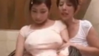 「出産した女は感度抜群子持ち母の下品なセックス」出産した熟女は子宮と膣が異常に活性化して、母となりながらも性欲が増し続けて下品に女の情念が大炎上和久井もも♪結城みさ