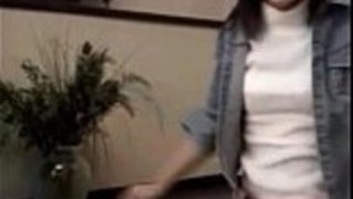 日本からの小柄な18yo女の子がコックを食べる 日本からの小柄な18yo女の子がコックを食べる