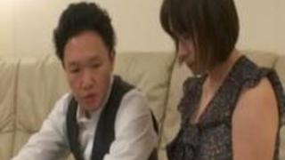 お隣同士で秘密の密会を繰り返す泥沼のW不倫